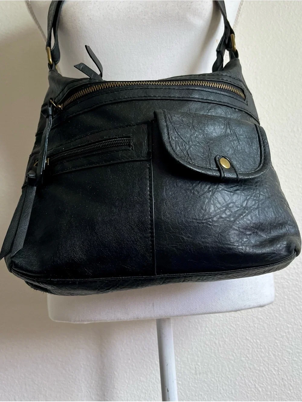 American Eagle Outfitters black leather
